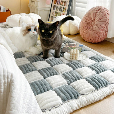Soft Checked Sofa Protectors for Dogs