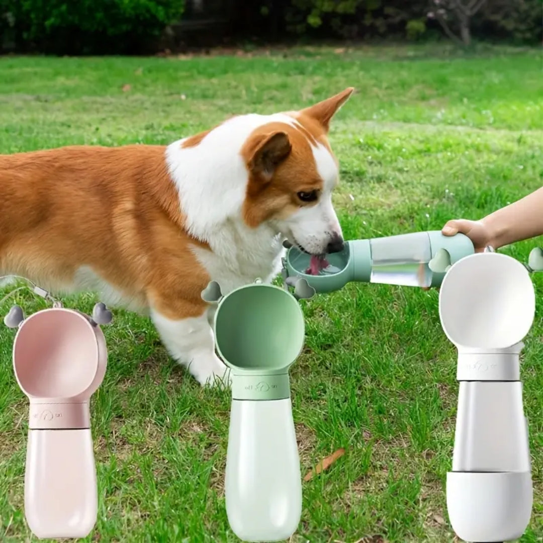 外出先でも使えるPawPalペットウォーターボトル。かわいいデザイン。