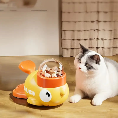 猫のためのインタラクティブなゲームと給餌器