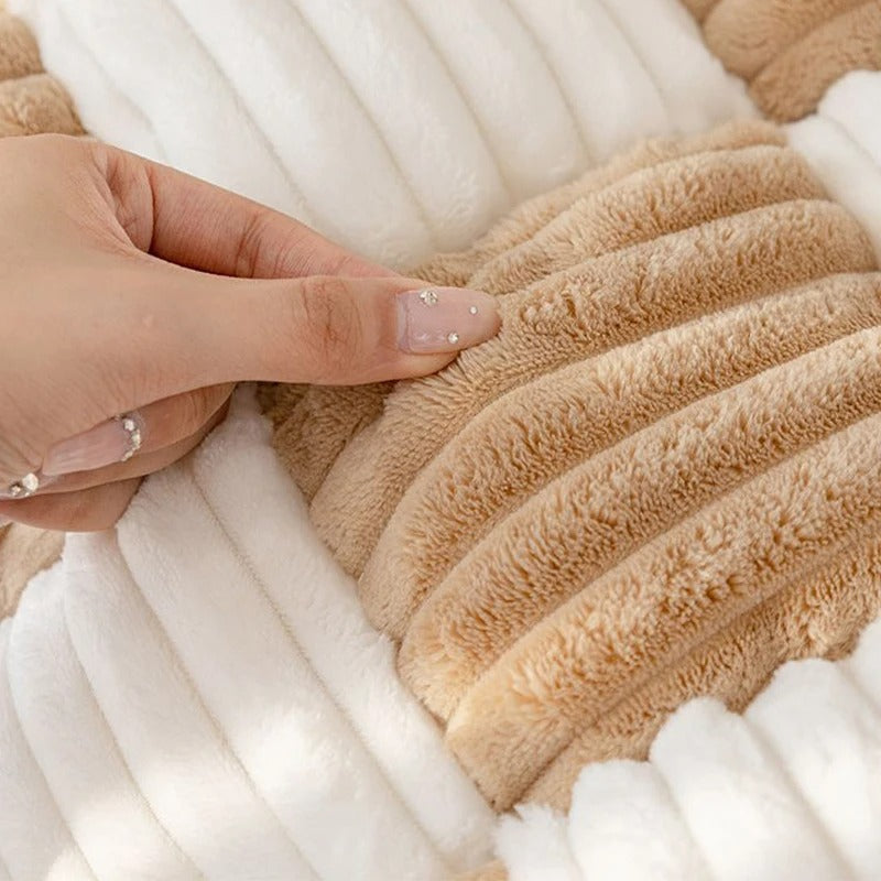 Soft Checked Sofa Protectors for Dogs